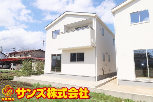 郡山市大槻町字前畑　　　１号棟　　　小山田小学校、大槻中学区　の外観|北側から見た駐車場を含む外観