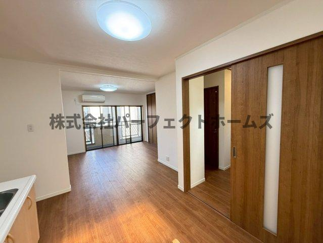 打上宮前町戸建　賃貸の居間・リビング|リビングダイニングです