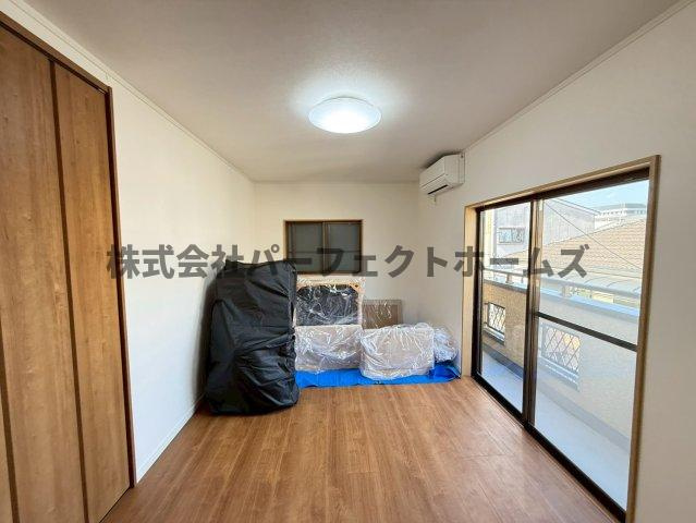 打上宮前町戸建　賃貸の洋室|広々とした洋室です