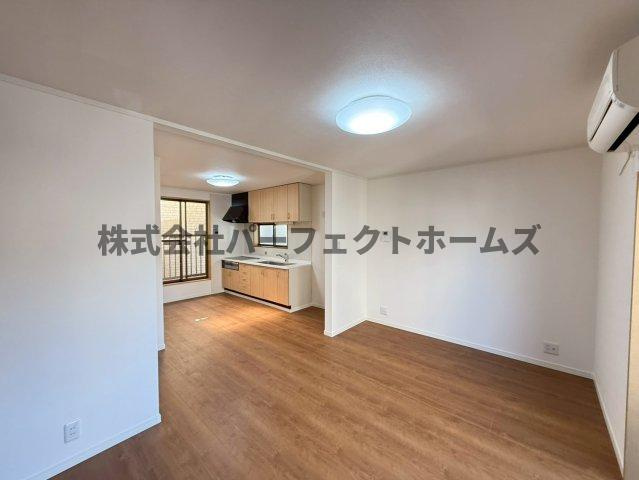 打上宮前町戸建　賃貸の居間・リビング|居間です