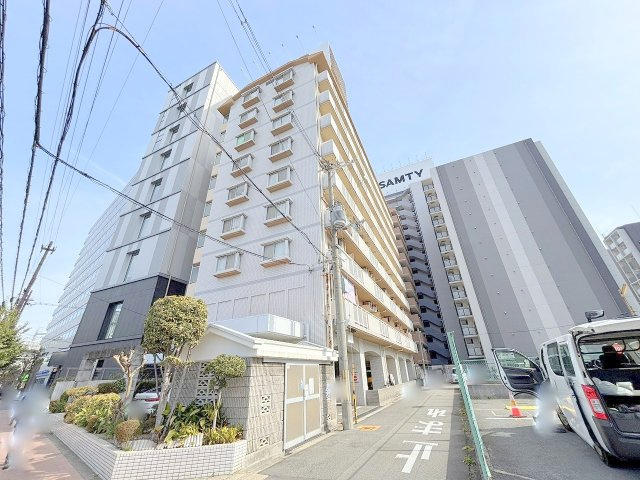 ホワイトハイツカドタの外観