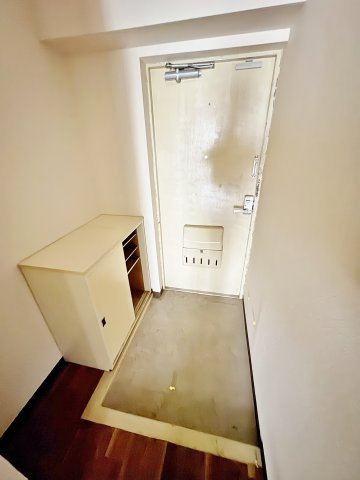 山下マンション(ヤマシタマンション)の玄関