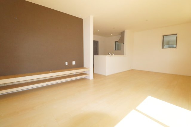 郡山市大槻町字前畑　　　2号棟　　　小山田小学校、大槻中学区　の居間・リビング