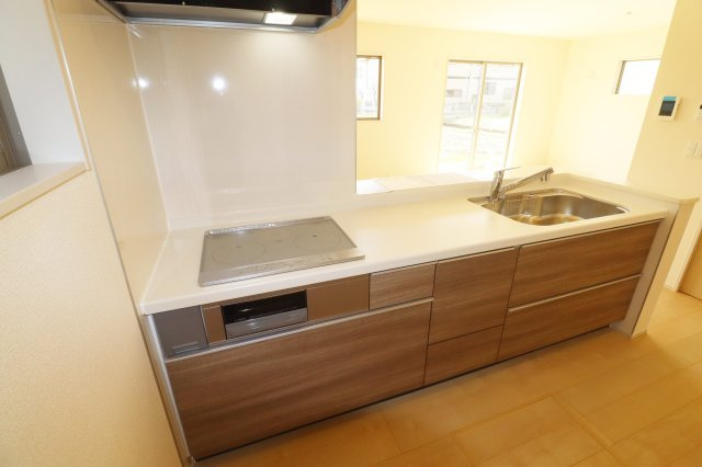 郡山市大槻町字前畑　　　2号棟　　　小山田小学校、大槻中学区　の居間・リビング|※同社施工例