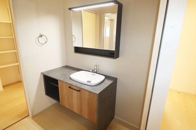 郡山市大槻町字前畑　　　2号棟　　　小山田小学校、大槻中学区　の洗面所|※同社施工例