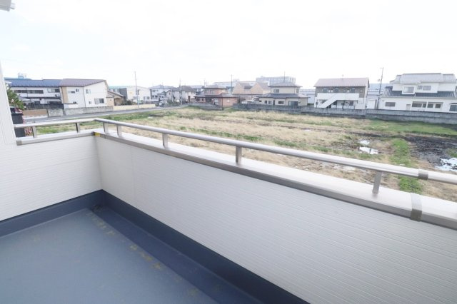 郡山市大槻町字前畑　　　2号棟　　　小山田小学校、大槻中学区　のバルコニー