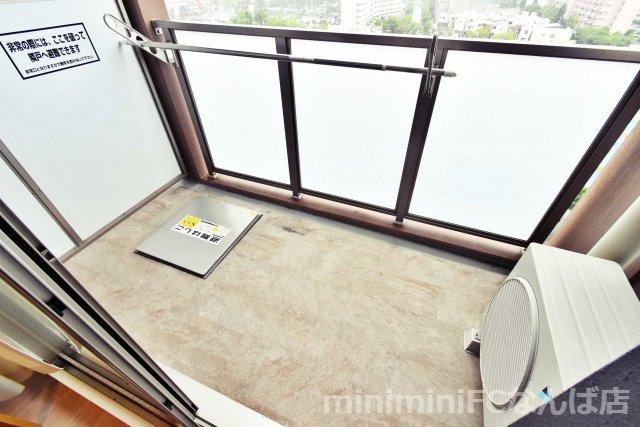 メゾンキコー難波南のバルコニー