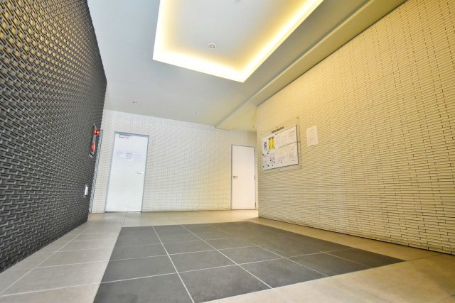 メゾンキコー難波南のロビー