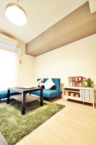 メゾンキコー難波南の洋室