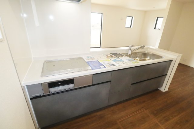 郡山市大槻町字前畑　　　３号棟　　　小山田小学校、大槻中学区　の居間・リビング|※同社施工例