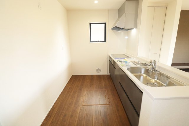 郡山市大槻町字前畑　　　３号棟　　　小山田小学校、大槻中学区　の居間・リビング|※同社施工例