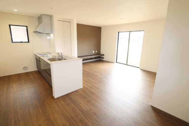 郡山市大槻町字前畑　　　３号棟　　　小山田小学校、大槻中学区　の居間・リビング|※同社施工例