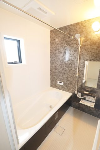 郡山市大槻町字前畑　　　３号棟　　　小山田小学校、大槻中学区　の玄関|※同社施工例