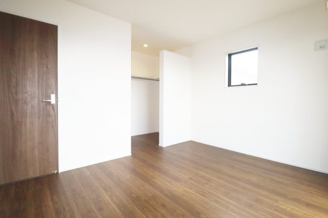 郡山市大槻町字前畑　　　３号棟　　　小山田小学校、大槻中学区　の洋室|※同社施工例