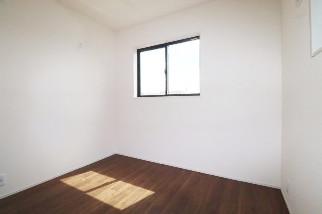 郡山市大槻町字前畑　　　３号棟　　　小山田小学校、大槻中学区　の洋室|※同社施工例