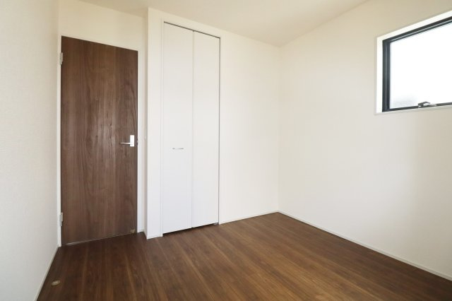 郡山市大槻町字前畑　　　３号棟　　　小山田小学校、大槻中学区　の洋室|※同社施工例