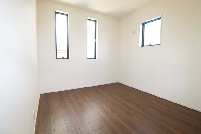 郡山市大槻町字前畑　　　３号棟　　　小山田小学校、大槻中学区　の洋室|※同社施工例