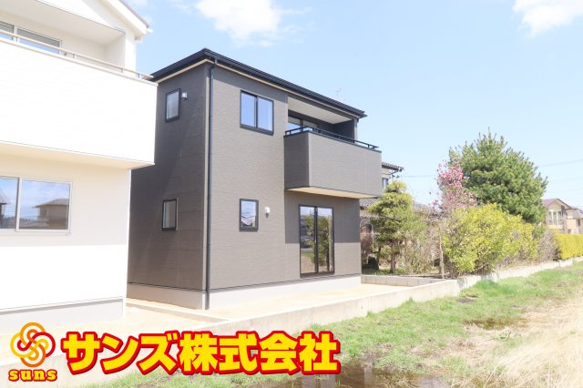 郡山市大槻町字前畑　　　３号棟　　　小山田小学校、大槻中学区　の外観|北西側から見た駐車場を含む外観♪