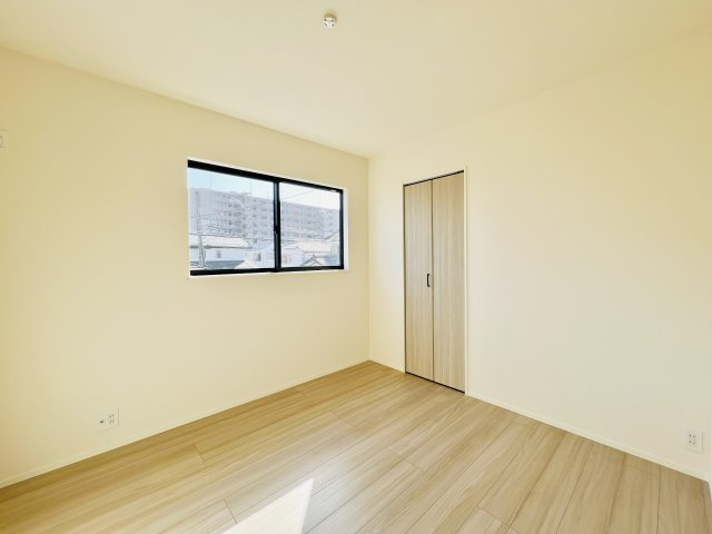 前橋六供町1丁目の洋室|お子様の一人部屋デビューにも最適♪