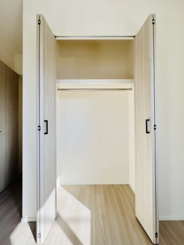 前橋六供町1丁目の収納|高さのある物もたっぷり収納可能なWIC♪