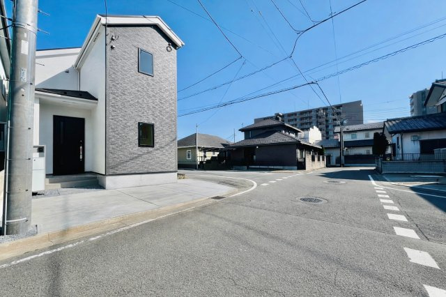 前橋六供町1丁目の前面道路含む現地写真|駐車スペース２台可◎