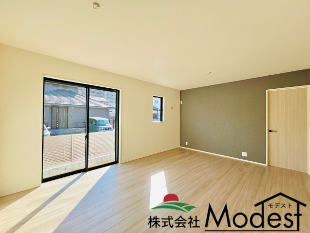 前橋六供町1丁目の居間・リビング|家具の配置も考えやすいLDK♪