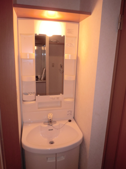 Ｂｅｒｒｙ　Ｈｉｌｌ　菊名の洗面所|写真は202号室のものです