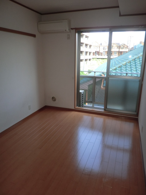 Ｂｅｒｒｙ　Ｈｉｌｌ　菊名の居間・リビング|写真は202号室のものです