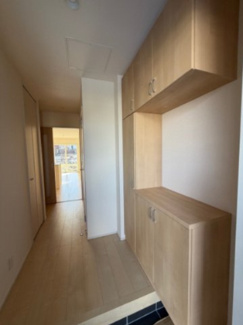 【玄関】 | 滝沢市室小路 | 玄関収納付き