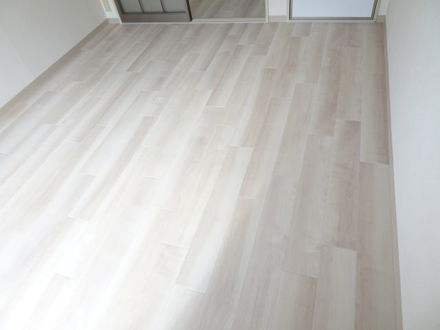 フォーブル平成の洋室