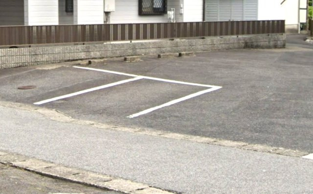 フォーブル平成の駐車場