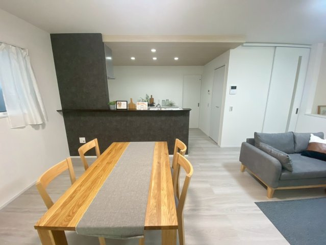 【居間・リビング】の画像