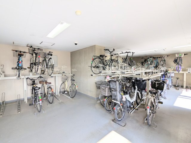 クレッセント東京ヴュータワーの駐輪場|～駐輪場 写真～