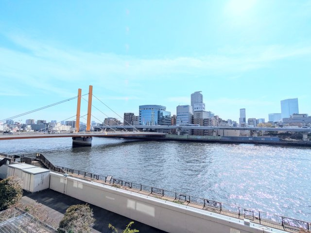 クレッセント東京ヴュータワーの駐輪場|駐輪場は地下１階