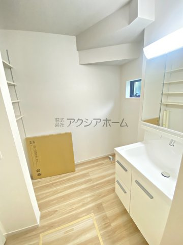 所沢市中新井3丁目・全2棟　新築一戸建　2号棟の独立洗面台