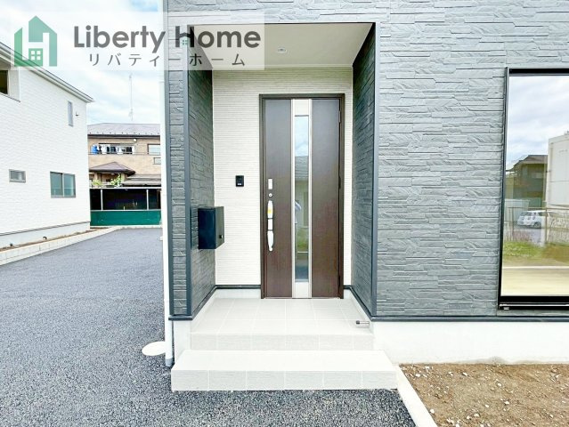 境町第5　新築戸建　2号棟の玄関