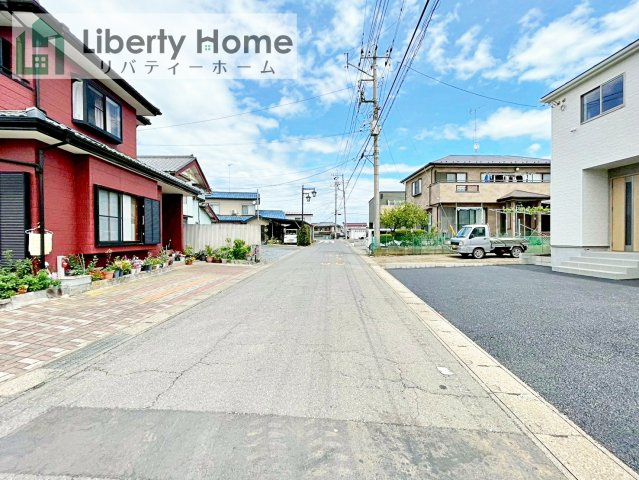 境町第5　新築戸建　2号棟の前面道路含む現地写真
