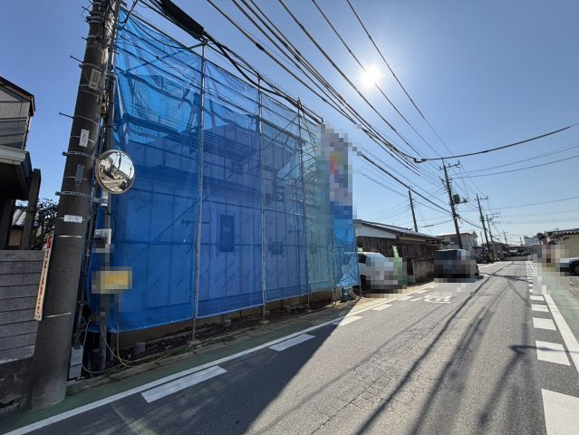並木町　新築戸建ての前面道路含む現地写真