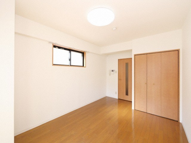 ブリリアントコート心斎橋イーストの洋室