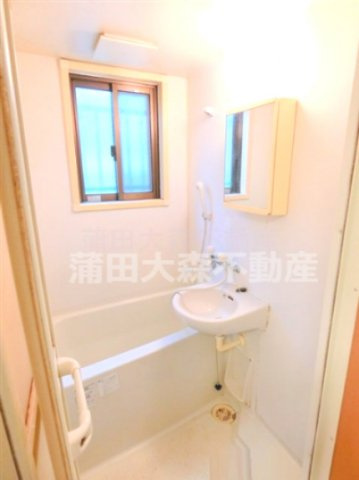 メゾン・エムの浴室|窓付きのバスルーム　お風呂