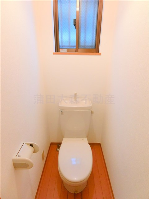 メゾン・エムのトイレ|窓付きのトイレ