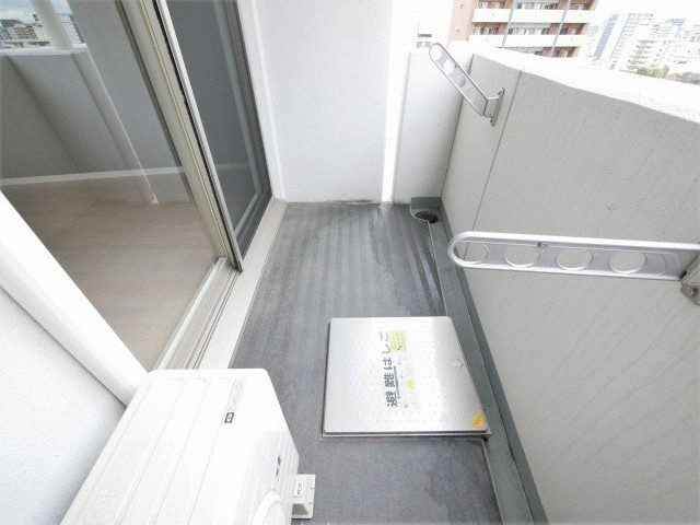 大阪市浪速区元町１丁目の賃貸マンションのバルコニー