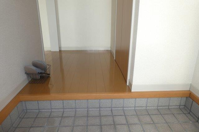 グランシード三宅の玄関