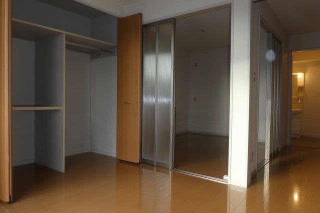 グランシード三宅の洋室