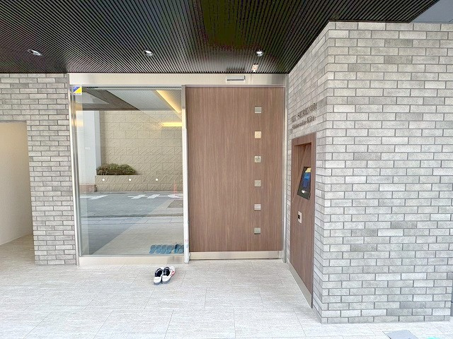 エル・セレーノ新大阪北のエントランス