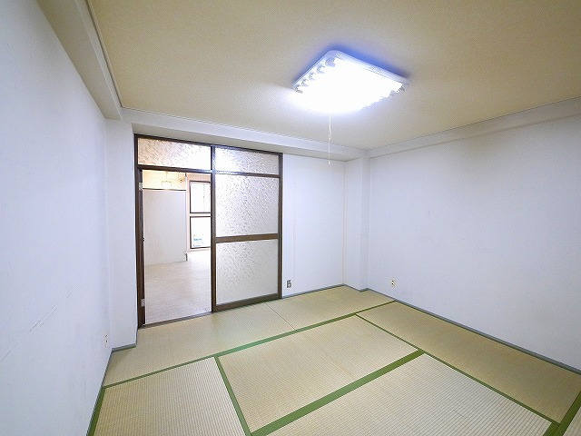 東海マンションの和室