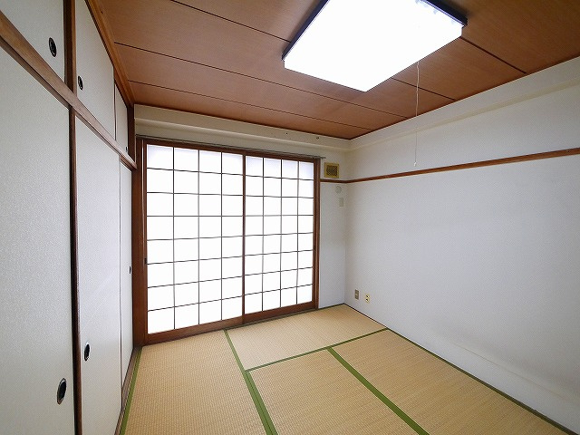 東海マンションの寝室