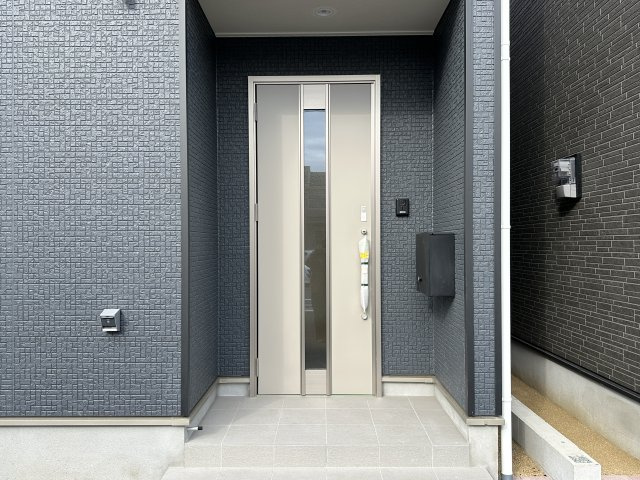 神戸市西区王塚台7丁目新築戸建７号棟の玄関