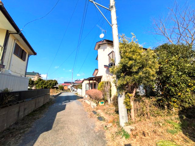 【前面道路含む現地写真】 | 鉾田市上幡木　中古戸建