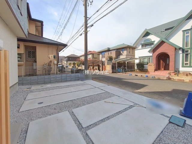 所沢市中富南4期　全8棟　新築戸建　グラファーレデザインの駐車場